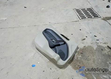 2013 Ford Fiesta Se z USA, uszkodzony, nr VIN 3FADP4EJ8DM103441